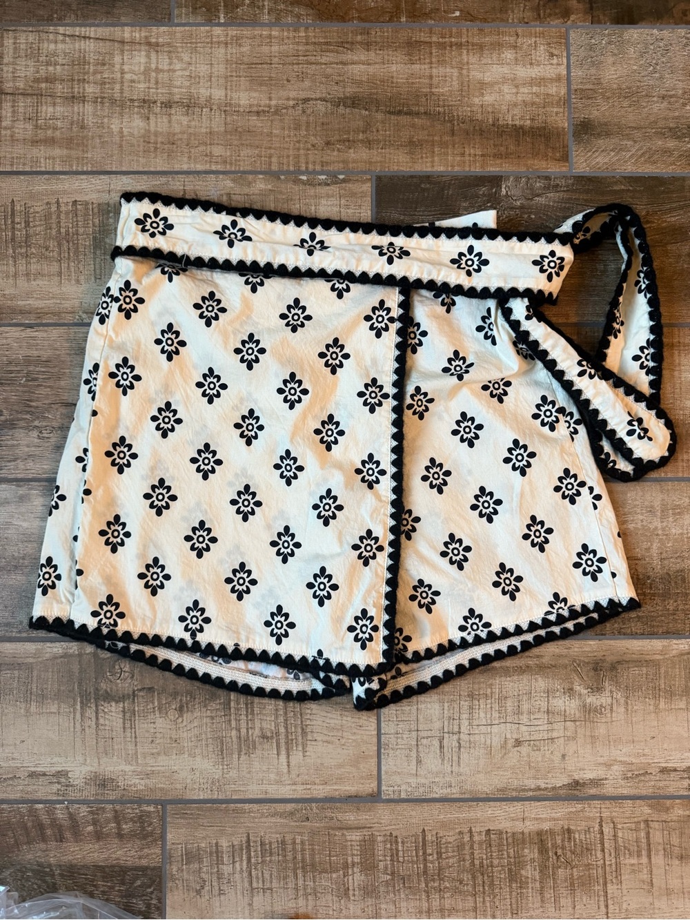 Black and White Floral Wrap Skort with Trim
